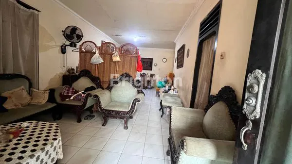image DIJUAL RUMAH BESAR & STRATEGIS – KEMANGGISAN, JAKARTA BARAT | COCOK UNTUK KOST, CAFÉ, ATAU INVESTASI JANGKA PANJANG (4)