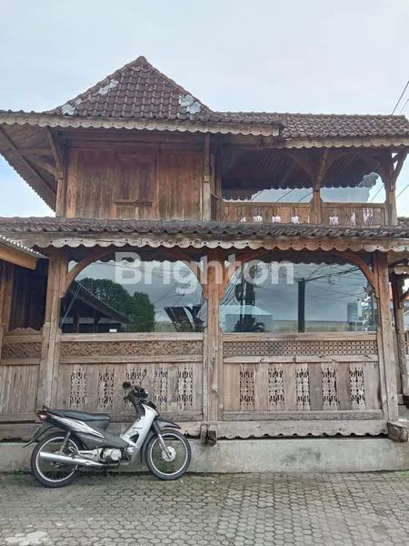 image JOGLE ASTETIK 2 LANTAI STRATEGIS – SEMINYAK  (6)