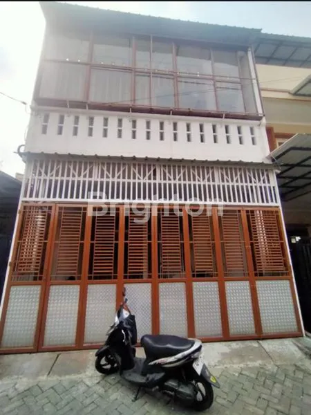 image RUMAH 4 LANTAI DI PORIS, LUAS 310M², SIAP HUNI (1)