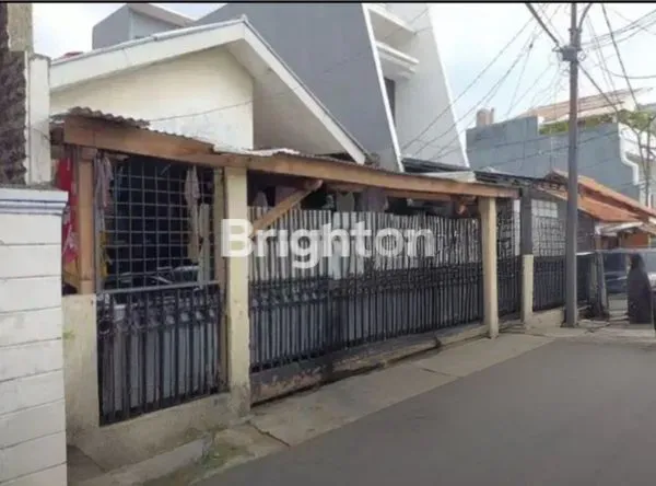 image RUMAH UTAN KAYU STRATEGIS, AKSES JALAN LEBAR, JAKARTA TIMUR. (1)
