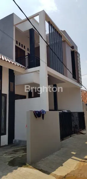 image RUMAH 2 LANTAI SIAP HUNI, LT 69M² DI PONDOK GEDE (5)