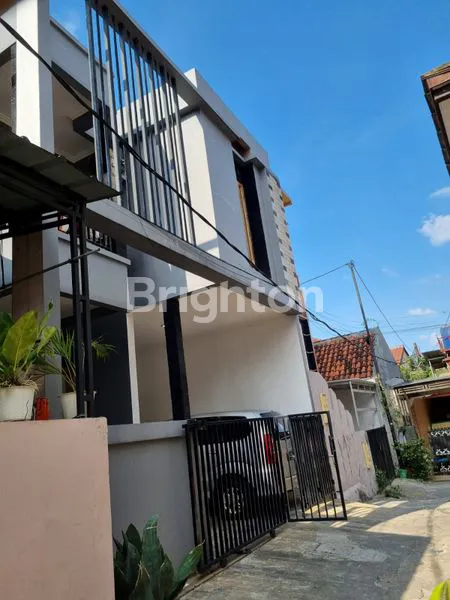 image RUMAH 2 LANTAI SIAP HUNI, LT 69M² DI PONDOK GEDE (2)