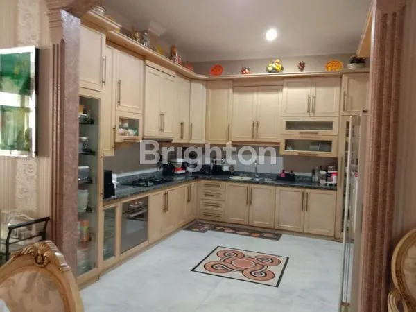 image DIJUAL RUMAH MEWAH PANTAI INDAH KAPUK – FULL FURNISHED, PRIVATE POOL, SIAP HUNI (3)