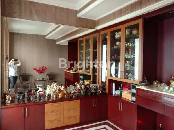 image DIJUAL RUMAH MEWAH PANTAI INDAH KAPUK – FULL FURNISHED, PRIVATE POOL, SIAP HUNI (5)