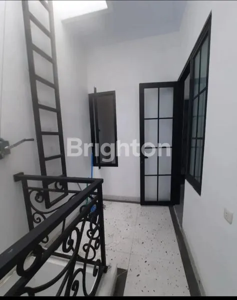 image DIJUAL RUMAH BARU DI CILANDAK (3)