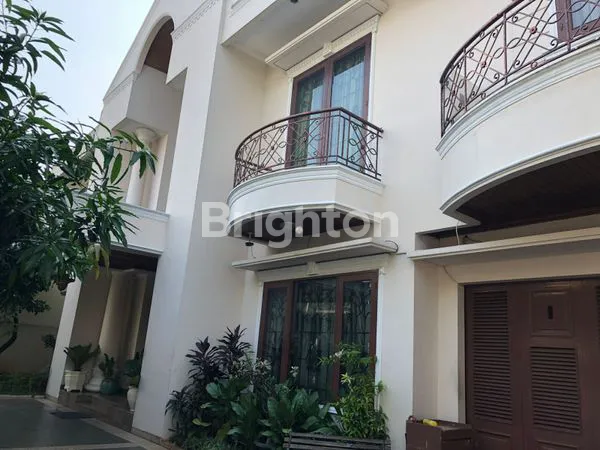 image RUMAH MEWAH CLASSIC – CIPETE (1)