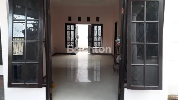 image RUMAH DI LINGKUNGAN NYAMAN STRATEGIS DEKAT KOTA & EXIT TOLL ISTANA MENTARI (1)