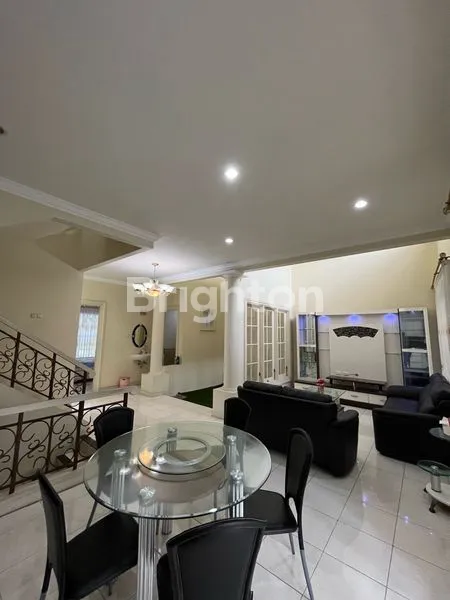 image HOT LISTING RUMAH FULL FURNISHED RAFFLES GARDEN CITRALAND SURABAYA BARAT (7)