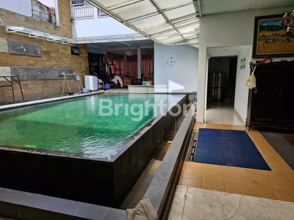 image RUMAH MEWAH DENGAN INDOOR SWIMMING POOL  (1)