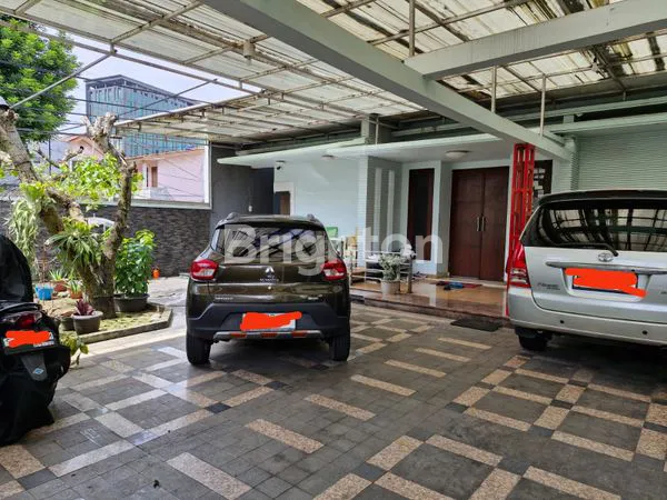 image RUMAH MEWAH DENGAN INDOOR SWIMMING POOL  (8)