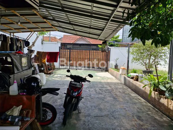 image RUMAH MEWAH DENGAN INDOOR SWIMMING POOL  (3)