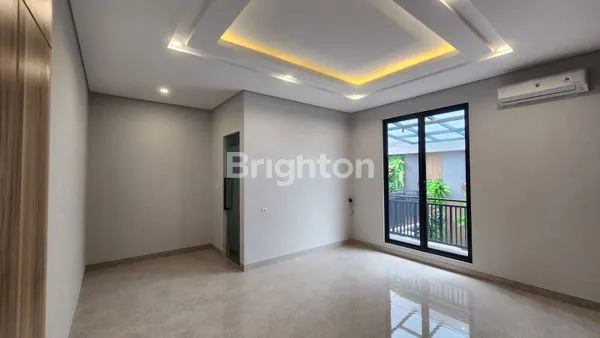 image RUMAH BARU MODERN MINIMALIS DENGAN PRIVATE LIFT WOODLAND CITRALAND  (3)