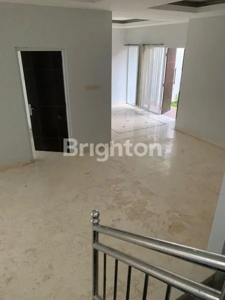 image VILLA MODERN SEHARGA RUMAH (3)