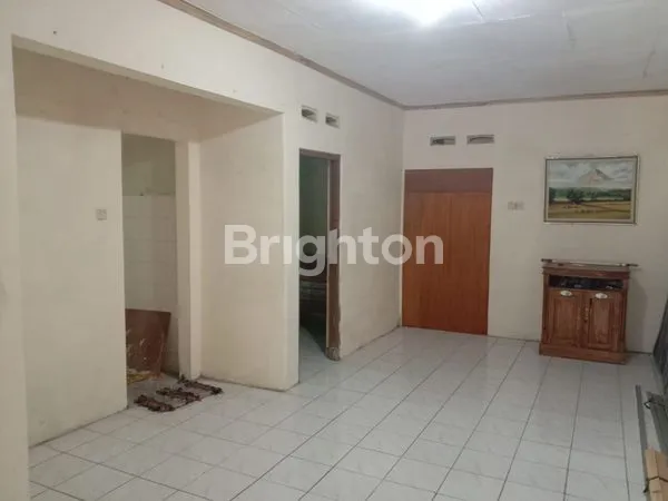 image RUMAH SIAP PAKAI TENGAH KOTA (4)