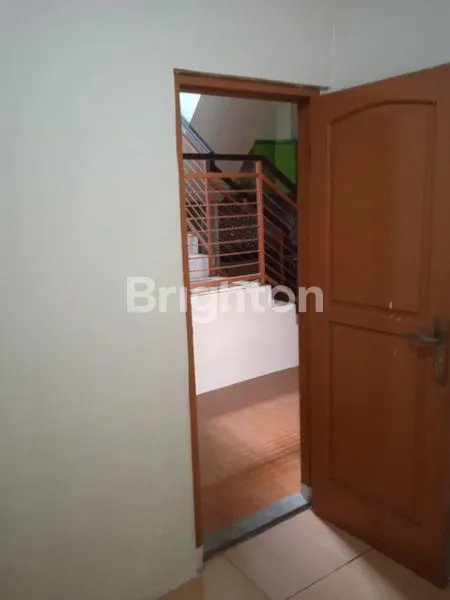 image RUMAH 4KT 2 LANTAI DI MEDANG LESTARI, SIAP HUNI (4)
