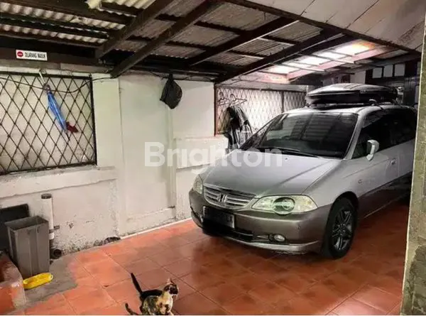 image RUMAH DENGAN LOKASI YANG STRATEGIS DI KEMAYORAN JAKARTA UTARA. (3)