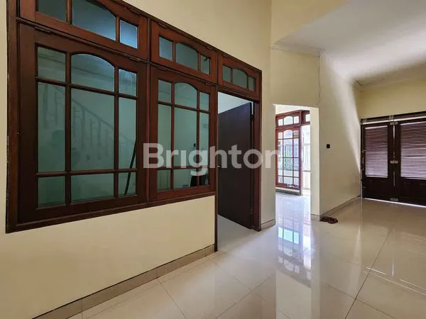 image RUMAH STRATEGIS DEKAT UNAIR, 2 LANTAI, GARASI MOBIL (5)