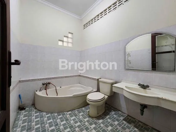 image RUMAH STRATEGIS DEKAT UNAIR, 2 LANTAI, GARASI MOBIL (8)