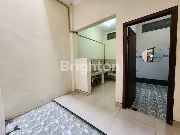 image RUMAH STRATEGIS DEKAT UNAIR, 2 LANTAI, GARASI MOBIL (7)