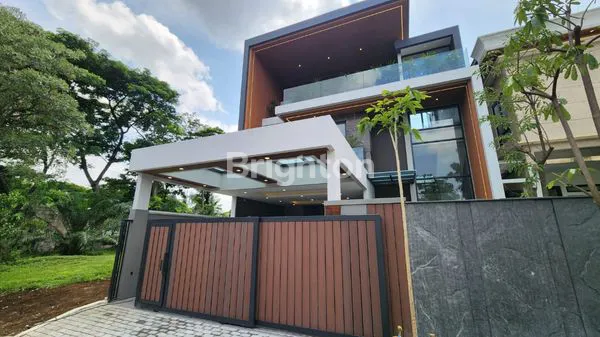 image RUMAH BARU MODERN MINIMALIS DENGAN PRIVATE LIFT WOODLAND CITRALAND  (4)