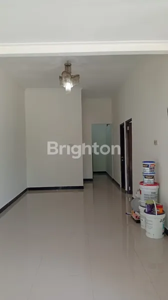 image HARGA BU! DIJUAL RUMAH SIAP HUNI – BARU RENOVASI DI PERUMAHAN CIKEAS GARDENIA (2)