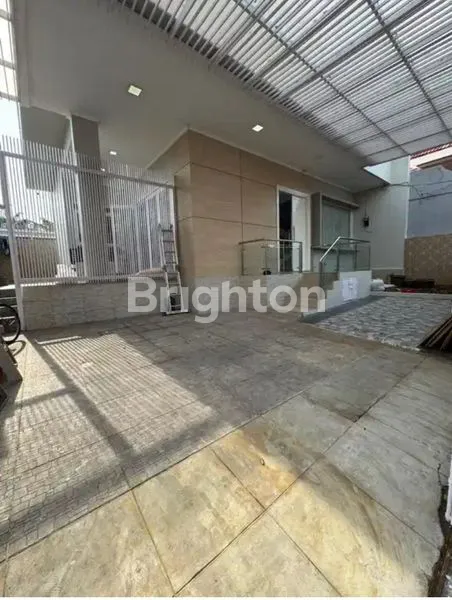 image RUMAH BARU DI HOOK 3LANTAI SIAP HUNI DI KELAPA GADING. (6)