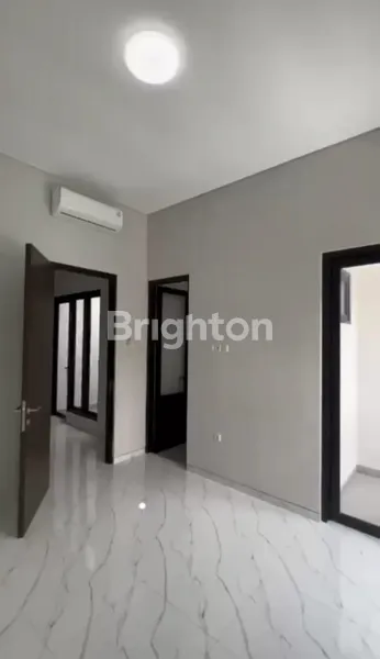 image RUMAH MINIMALIS 2 LANTAI KUTISARI INDAH UTARA (5)