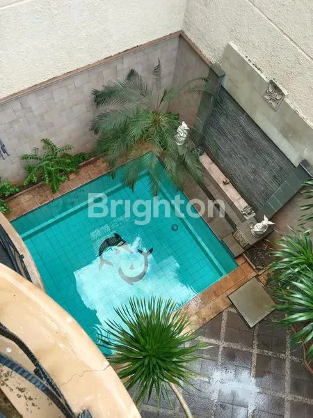 image RUMAH SIAP HUNI DI PIK, DESAIN MODERN, PRIVATE SWIMMING POOL & FASILITAS LENGKAP (2)
