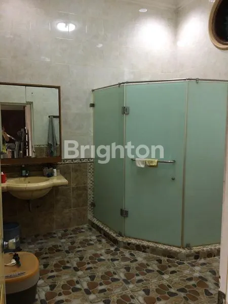 image RUMAH MEWAH 2 LANTAI FULL FURNISHED DI TAMAN PALEM (4)