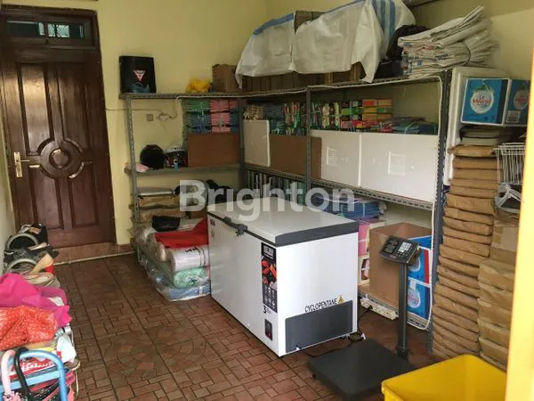 image RUMAH MEWAH 2 LANTAI FULL FURNISHED DI TAMAN PALEM (8)