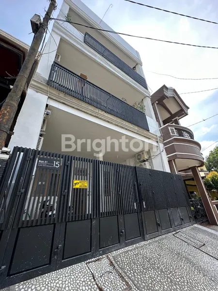 image DIJUAL CAPRI KOST MERUYA SELATAN | 25 KAMAR | FULL FURNISHED | INCOME ±20 JT/BLN | SHM (1)