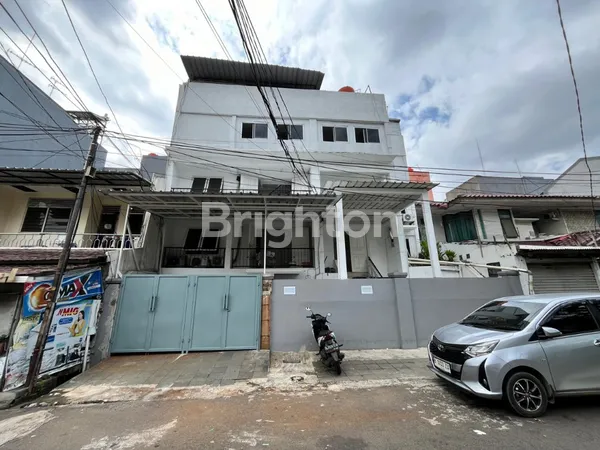 image DIJUAL RUMAH KOST TANJUNG DUREN | 60 KAMAR | LT 185 M² | INCOME TINGGI | NEGO (1)