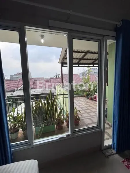 image RUMAH 2 LANTAI SIAP HUNI, 4 KT DI MELATI MAS (1)