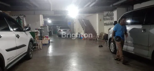 image DIJUAL RUMAH KOST MANGGA BESAR DWIWARNA | 5 LANTAI | SHM | LOKASI SUPER STRATEGIS (6)