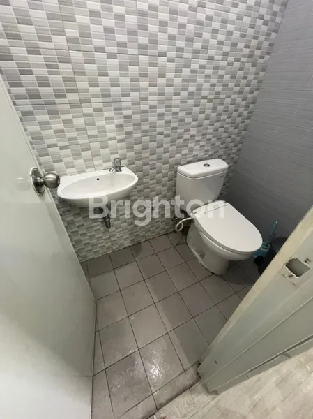 image DIJUAL RUMAH KOST MANGGA BESAR DWIWARNA | 5 LANTAI | SHM | LOKASI SUPER STRATEGIS (7)