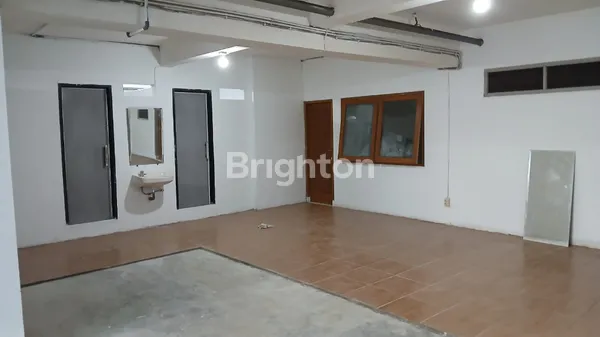 image \UD83D\UDD11 DISEWAKAN RUANG BASEMENT LUAS 190 M² — STRATEGIS DI KOMPLEK RUKO CIGANJUR EXPRESS (7)