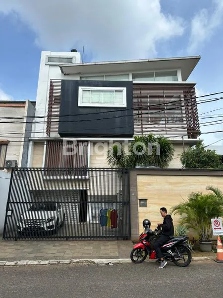 image RUMAH MEWAH 3 LANTAI DI CITRA GARDEN, FULLY FURNISHED (1)