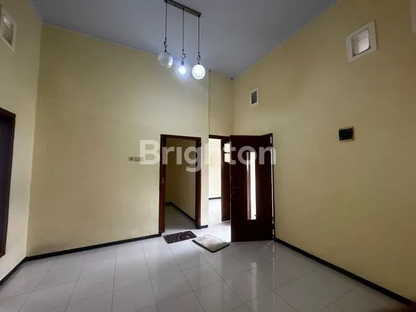 image HUNIAN NYAMAN DI IRISH GARDEN G, 2 KT AKSES TOL  (7)