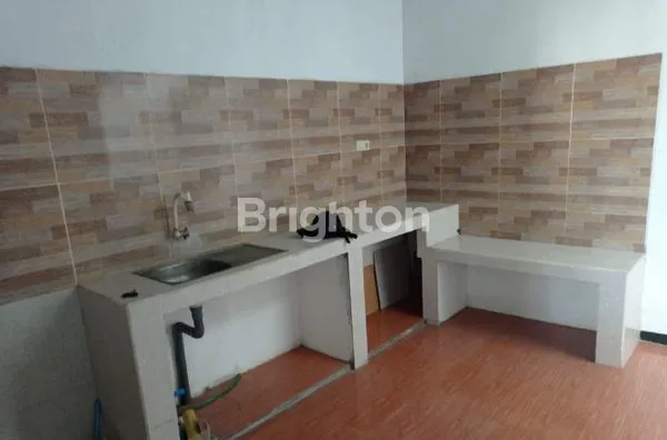 image RUMAH DI SWAN MENGANTI PARK GRESIK  (6)