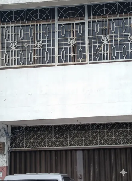 image RUKO 2,5 LANTAI STRATEGIS DI PUSAT KOTA (1)