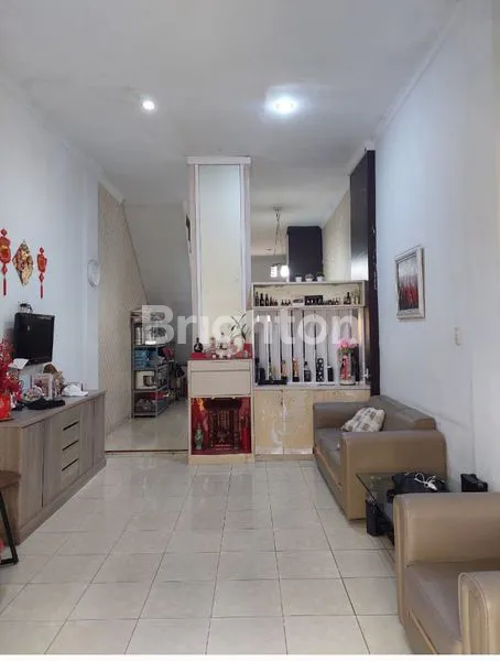 image TOWN HOUSE KOMPLEK AYAHANDA BOULEVARD (2)