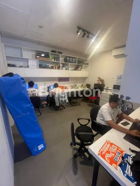 image RUKO PINGGIR JALAN AREA PANTAI BERAWA (3)