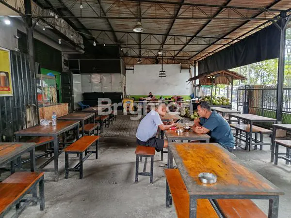 image TANAH DAN RUMAH STRATEGIS DI PINGGIR JALAN (1)