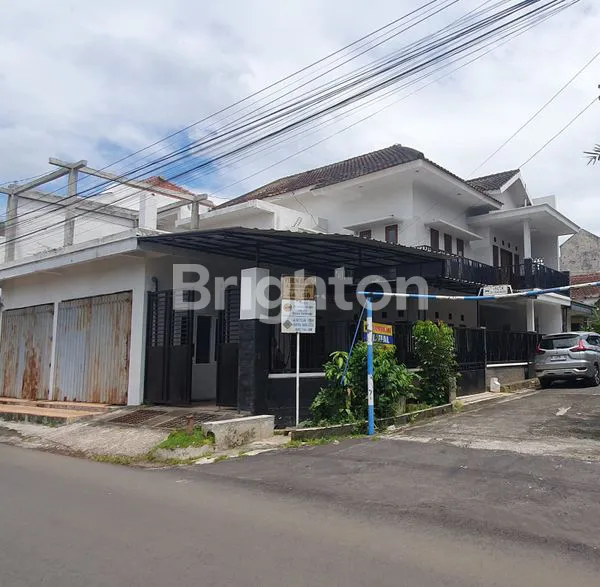 image DIJUAL RUMAH HOOK 2 LANTAI LUAS PLUS TOKO LUAS AREA CANDIRENGGO SINGOSARI KABUPATEN MALANG (1)