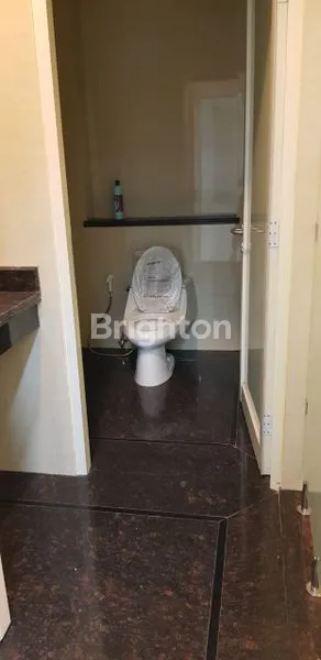 image BANGUNAN GEDUNG BARU GRESS 3 LANTAI DI RAYA JEMURSARI  (8)