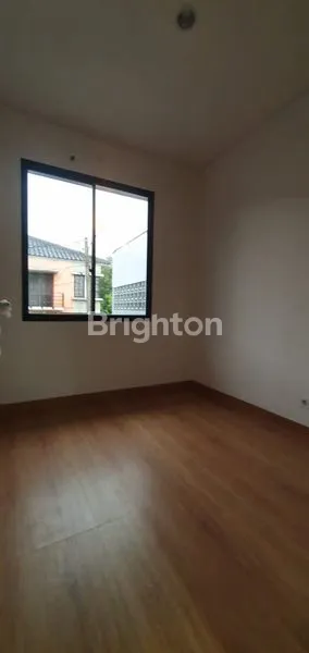 image RUMAH 2 LANTAI 3 KT SEMI FURNISHED HANYA 7 MENIT DARI KAMPUS UPH & SILOAM HOSPITALS (8)