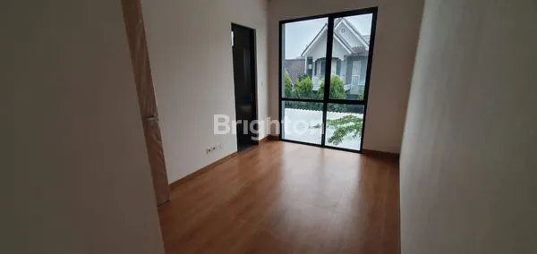 image RUMAH 2 LANTAI 3 KT SEMI FURNISHED HANYA 7 MENIT DARI KAMPUS UPH & SILOAM HOSPITALS (3)