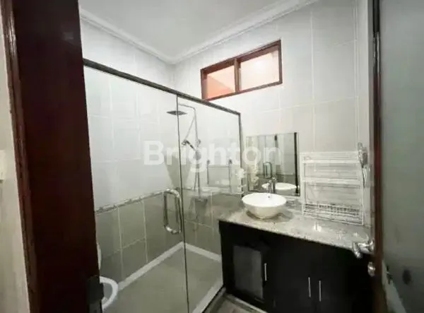 image RUMAH BARU SELESAI RENOV 3LANTAI SIAP HUNI DI KELAPA GADING. (5)