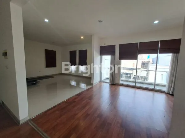 image RUMAH BARU 3 LANTAI, MEWAH, SEMI FURNISHED DI CLUSTER SUTERA ONYX ALAM SUTERA (6)