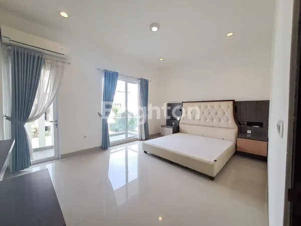 image RUMAH BARU 3 LANTAI, MEWAH, SEMI FURNISHED DI CLUSTER SUTERA ONYX ALAM SUTERA (5)